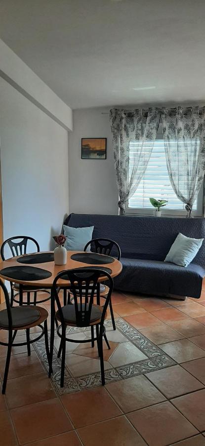 Villa Dobra Family Apartments Vir Exterior foto